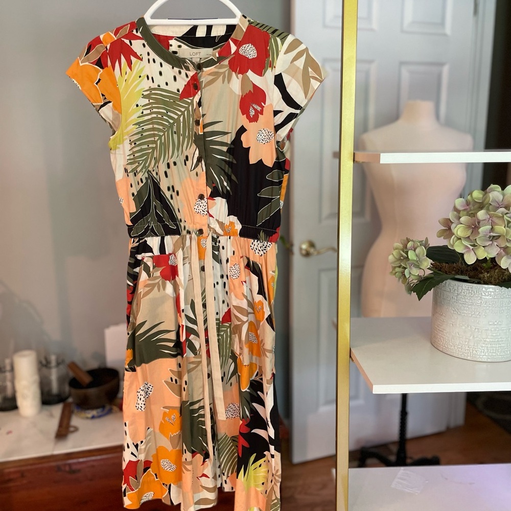 Petite Loft Floral Midi Dress Sz 00 Worn Once.